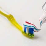 使い捨て歯磨きセットは機内にも持ち込める便利なアイテム