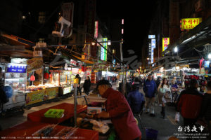 華西街観光夜市とつながる廣州街夜市