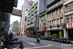 台北はとにかくバイクの量が半端ない